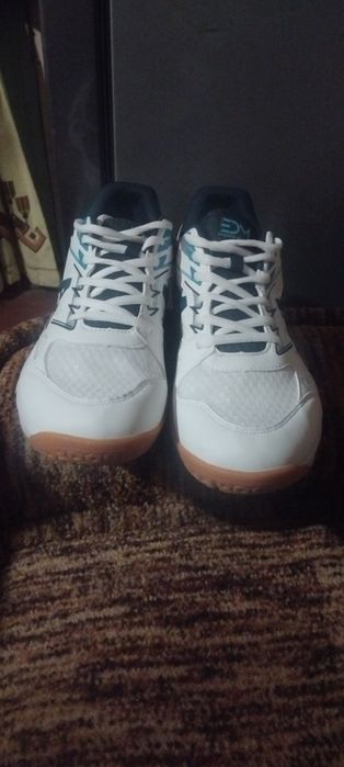 Нові кросівки asics