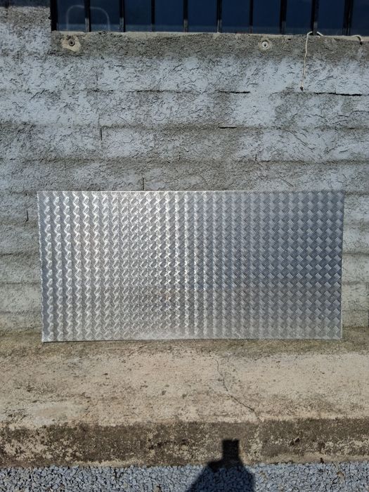 Chapa em aluminio antiderrapante