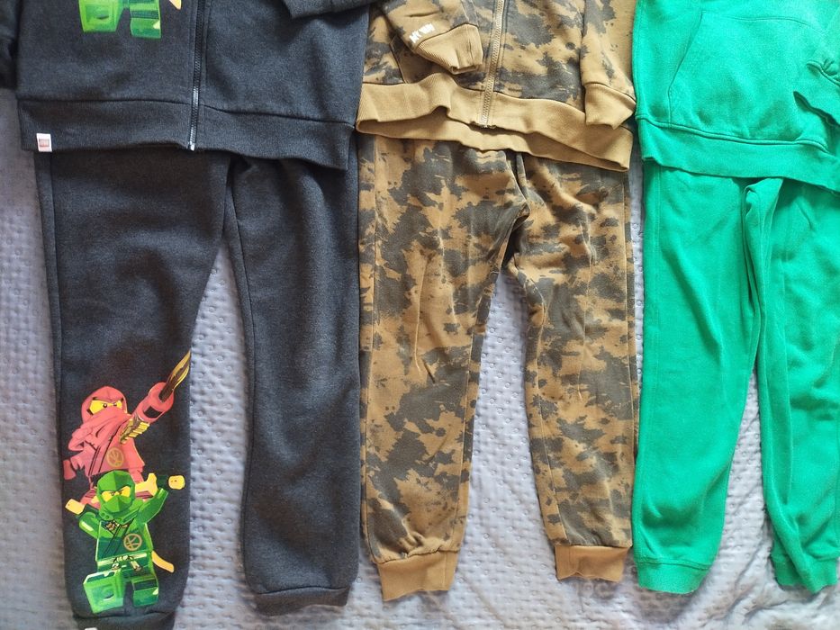 Komplet zestaw ubrań spodnie dresy bluzy Ninjago Smyk C&A 146