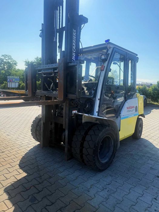 Вилковий навантажувач NISSAN FD40 4000 кг здвоєні колеса кабіна дизель 2014
