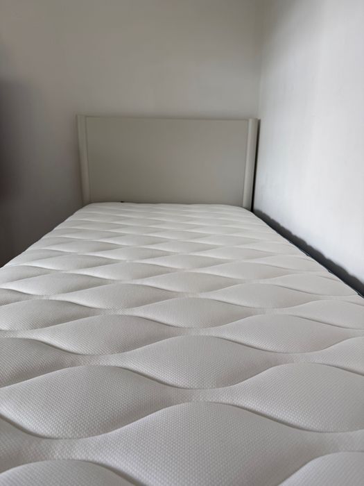 Cama com colchão