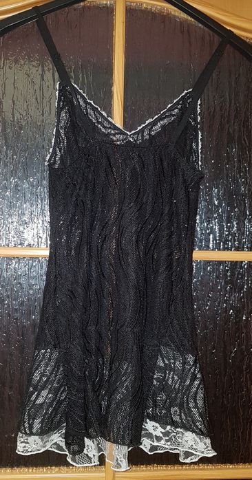 Koszulka nocna koronkowa ze stringami  S/M