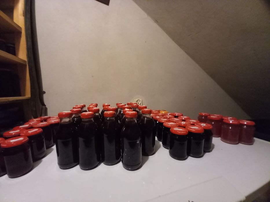 Soki z porzeczki czarnej czerwonej jezyny agrestu aroni jezyny lesnej