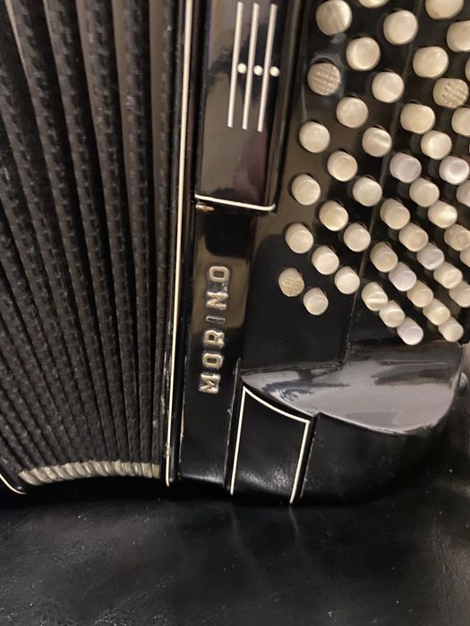 Akordeon guzikowy Hohner Morino Artiste IX D B-Griff