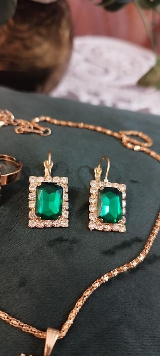 Komplet biżuterii z zegarkiem