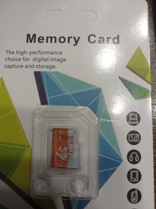 Trzy nowe karty pamięci microSD 64 GB 128 GB i 512