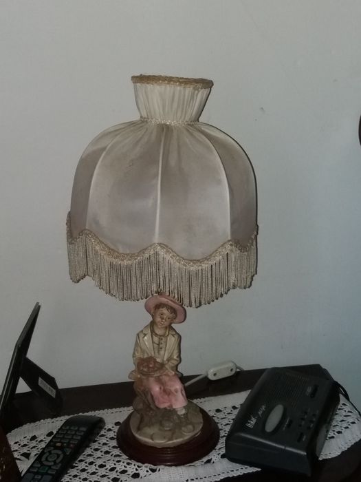 Vários candeeiros de mesa