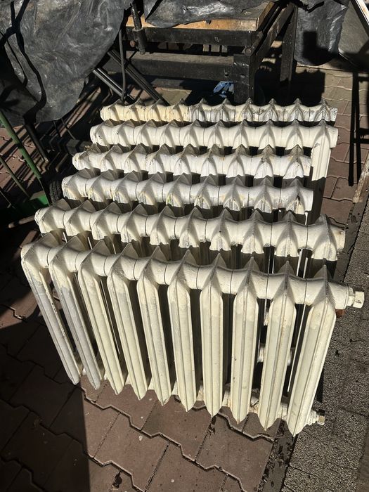 Grzejniki żeliwne z demontażu. Możliwy dowóz