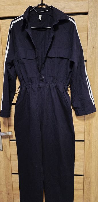Cudowny granatowy kombinezon