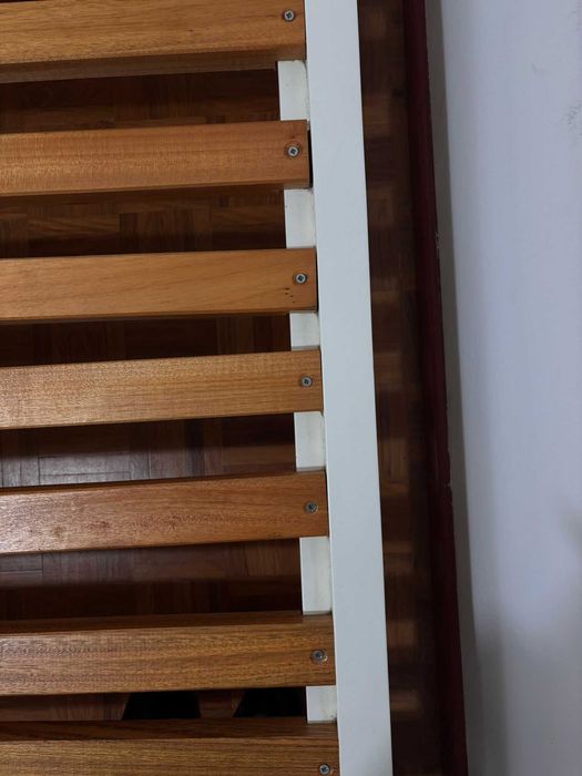 Cama em Madeira de Carpintaria