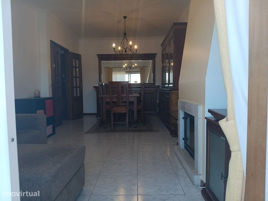 T2 mobilado com varanda , garagem em Canidelo