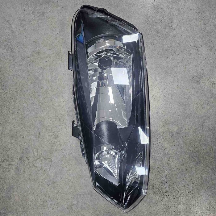Фара Volkswagen Polo Фольксваген Поло седан 09-