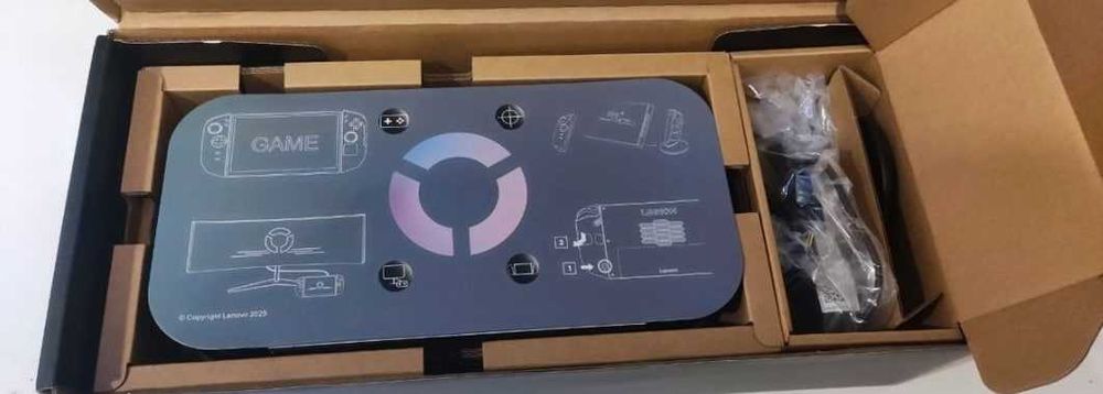 Lenovo Legion Go 2 32 GB RAM, procesor Z2 Extreme. Dostępne również dodatkowe akcesoria jako opcja