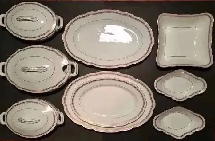 VISTA ALEGRE (9 peças) - 1947 a  1968  - acessórios de serviço de mesa