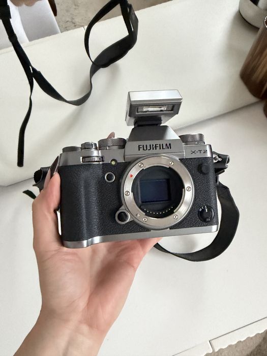 Aparat Fujifilm x-t2 +obiektyw Fujinon XF 16-55 mm+ dodatki