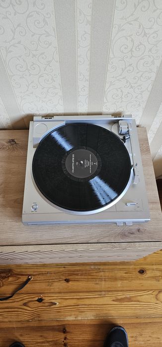 Вініловий програвач Denon DP-27F