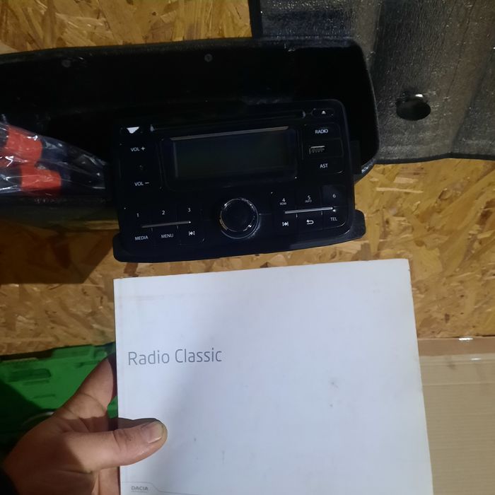 Продам оригінальний магнітофон рено