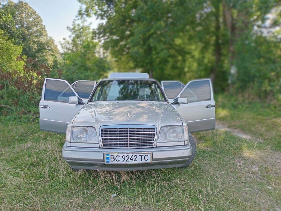 Продається Wercedes-Bens w124. Мотор 2.5.Корoбка механіка