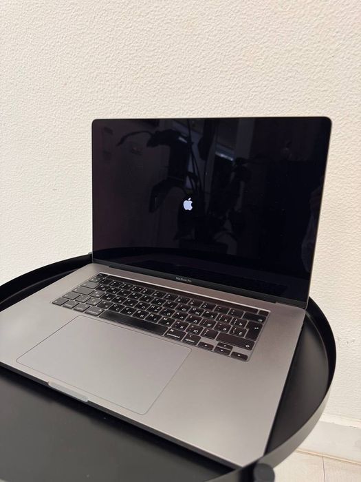 MacBook  pro 16" (А2141)