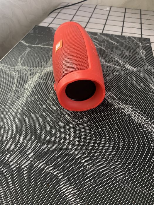 Музична колонка JBL