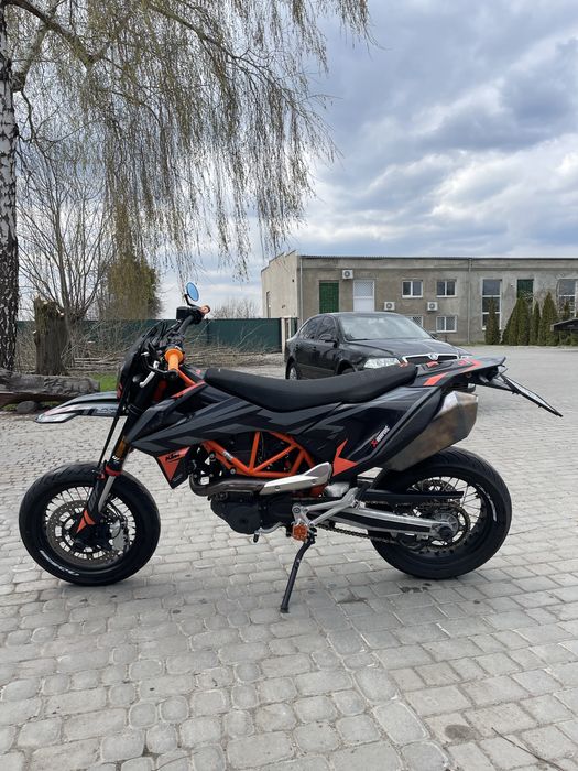 Мотоцикл Supermoto KTM 690 SMC-R 2022