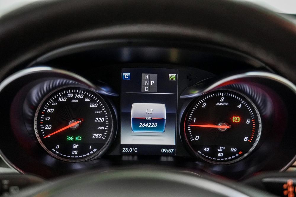 Mercedes-Benz GLC 250 — fotografia 9