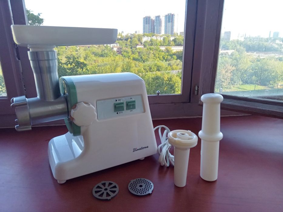 Электромясорубка Binatone