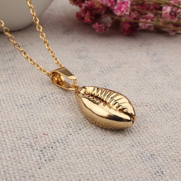 Colar em aço c banho de ouro novo c etiqueta