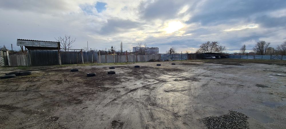 Продаж автостоянки території. 0.25 га. Октябрьске. Без комісії.