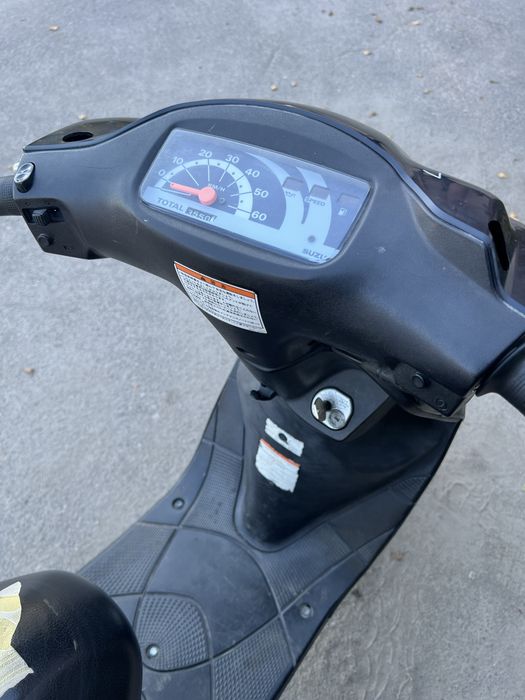 скутер Suzuki lets 2 Стант