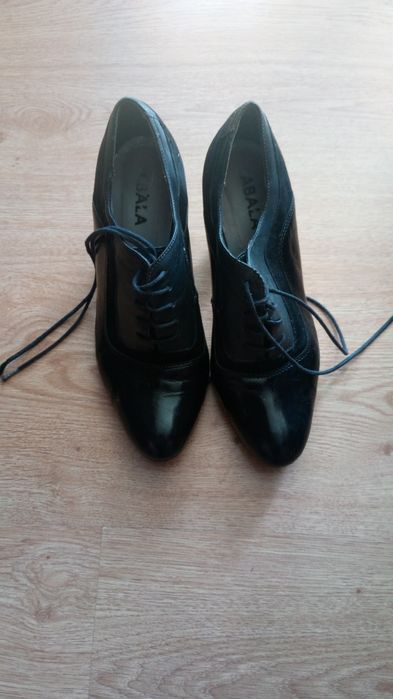 78.  Pantofle damskie rozmiar 36