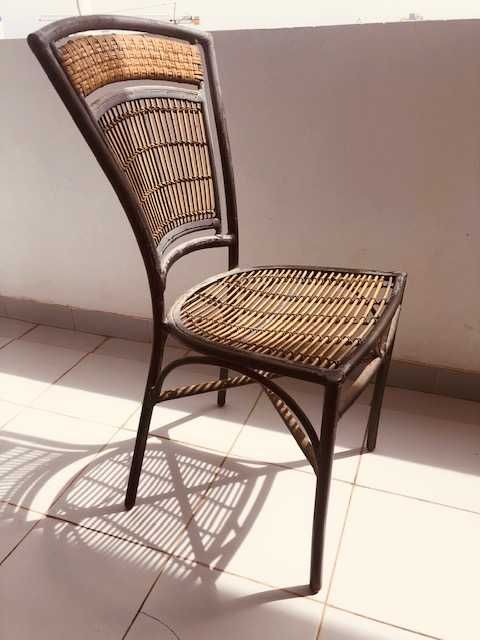 Cadeiras (4) em ferro