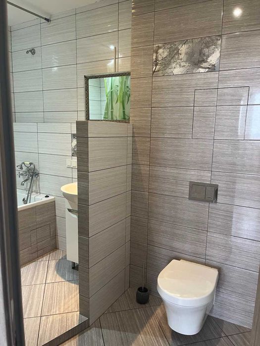 Продаж дохідної нерухомості діючий бізнес Освіти 14а 241м2 без комісії