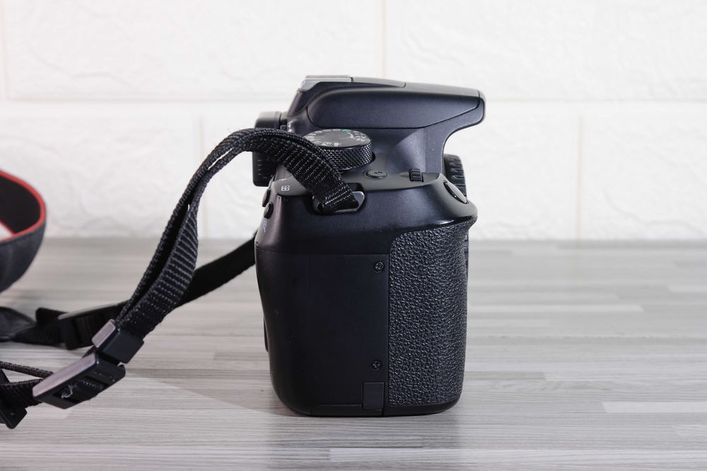 Aparat Canon EOS 1300D Body