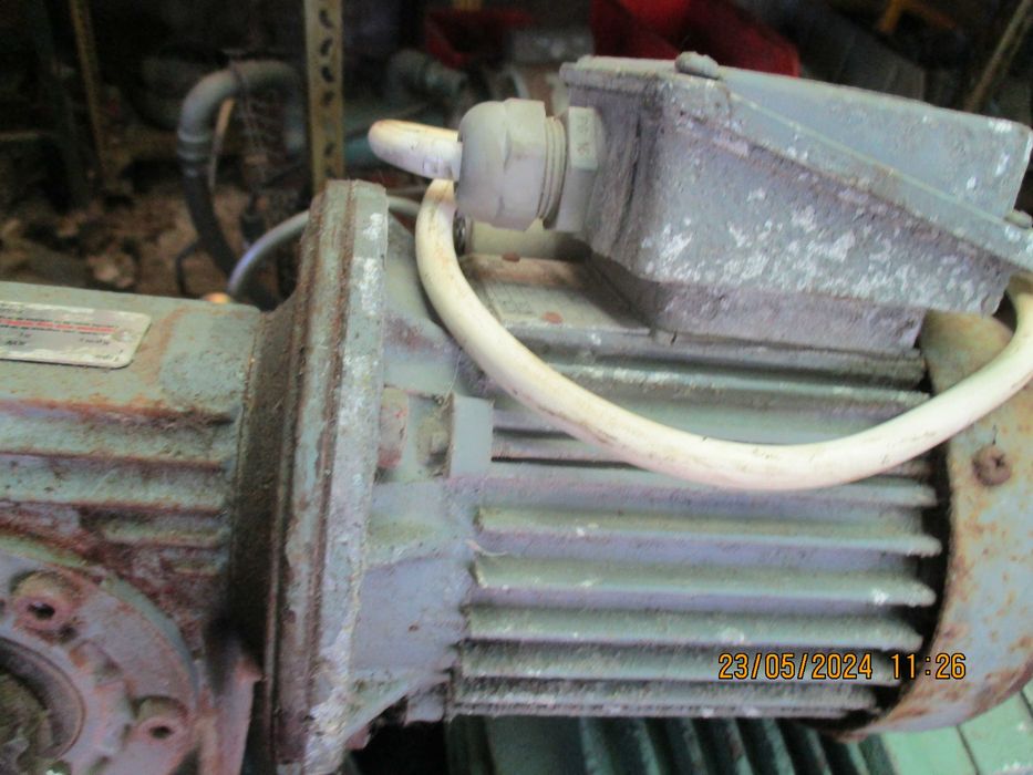 motor electrico com redotora  mono fasico