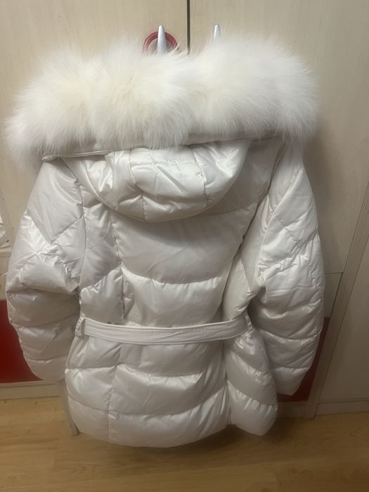 Пуховик зимовий з  натуральним хутром