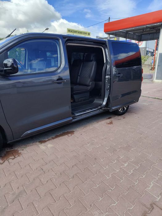 Peugeot  Traveller