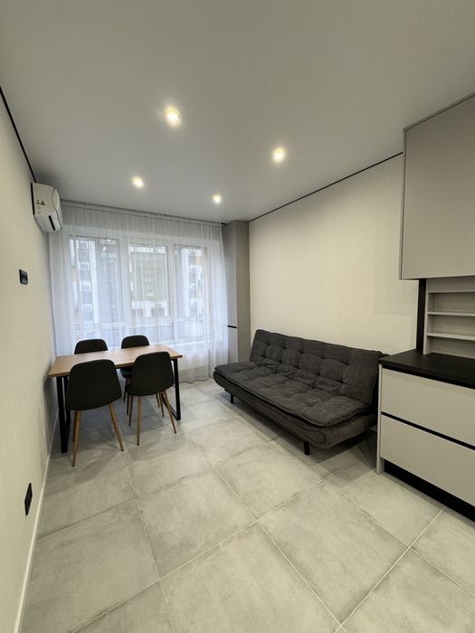 Продаж квартири в ЖК Молодість з ремонтом