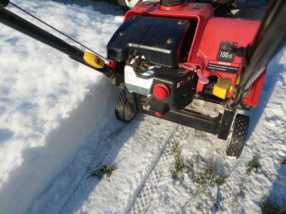 Odśnieżarka spalinowa z zagranicy.