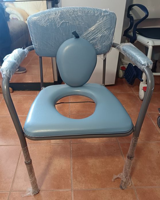 Cadeiras rodas, sanitárias,banho, andarilhos
