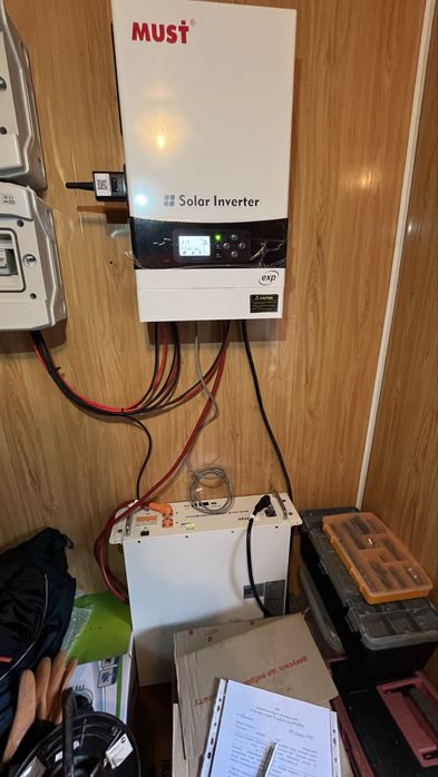 Встановлення інверторов та акумуляторів