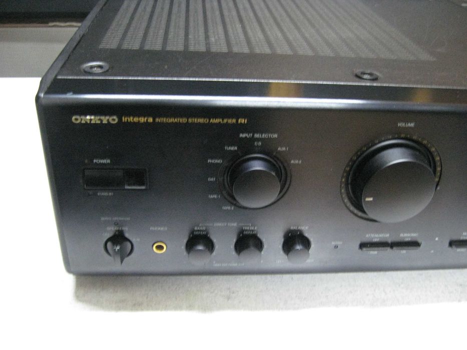 Wzmacniacz ONKYO integra A-8850.