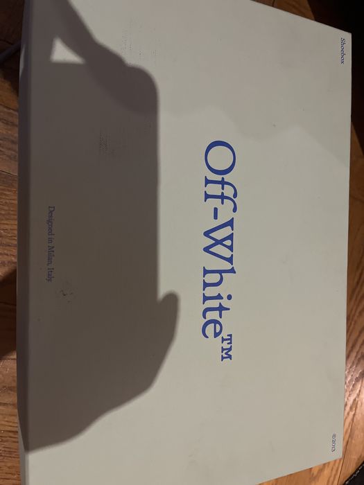 Кросівки off-white