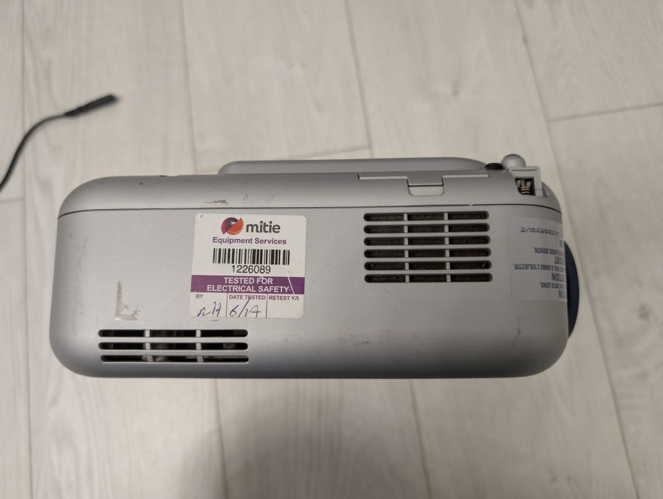 Проектор NEC VT 660 100-120/200-240V