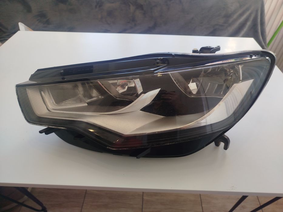 Передня Ліва Фара галогенна на Ауді а6с7