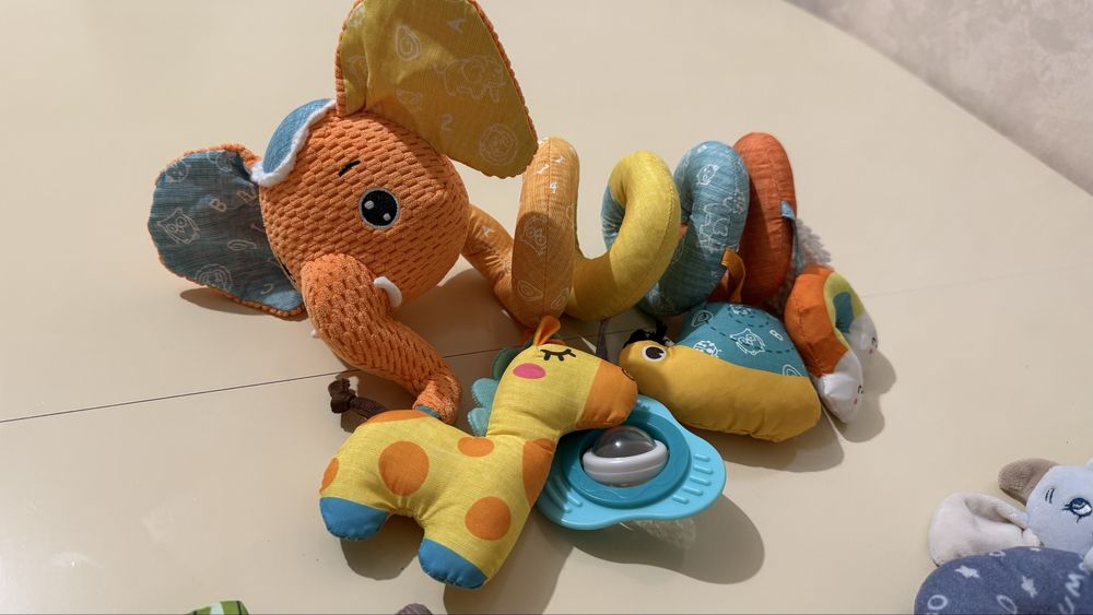 Лот іграшок / іграшки для найменших