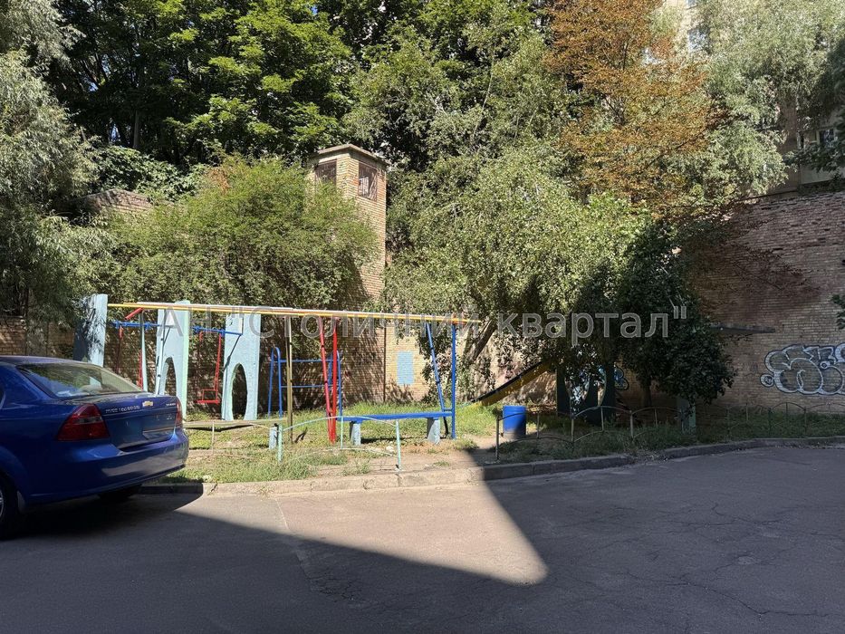 Татарка Двокімнатна Татарська 3/2