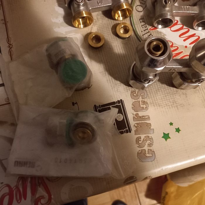 Кран  OVENTROP для радиатопов с нижним подключением