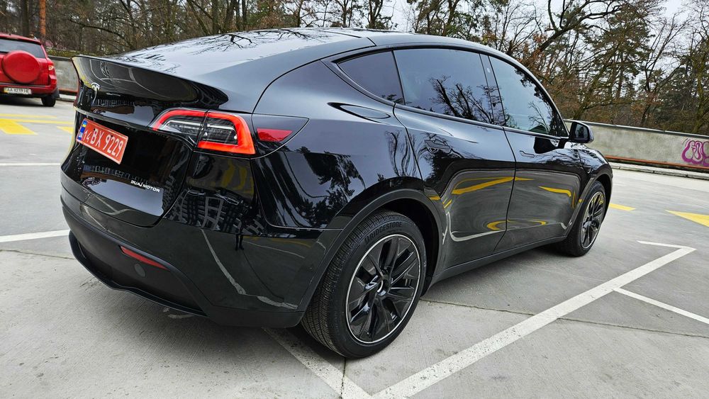 Tesla Model Y Long Range Dual Motor