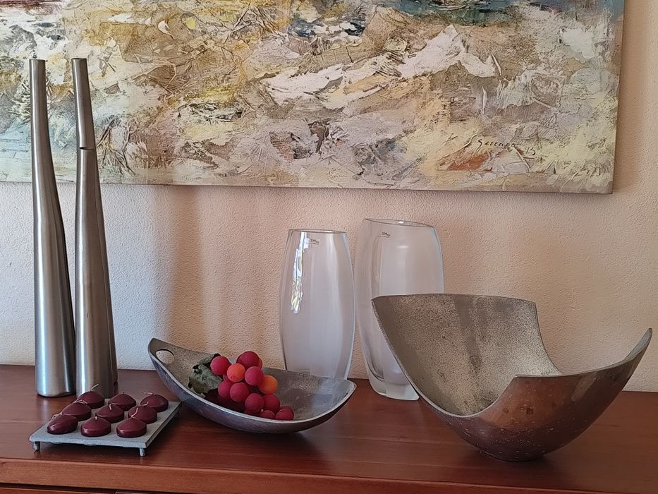 Peças decorativas em metal e vidro